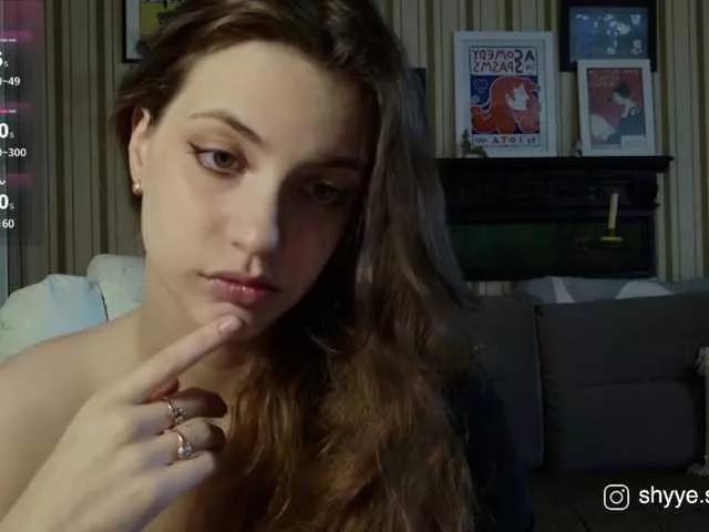 sarahsupershy from BongaCams