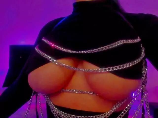 SashaBlue from BongaCams