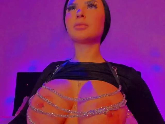 SashaBlue from BongaCams
