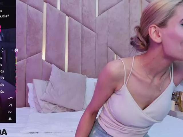 SelenaDaze from BongaCams