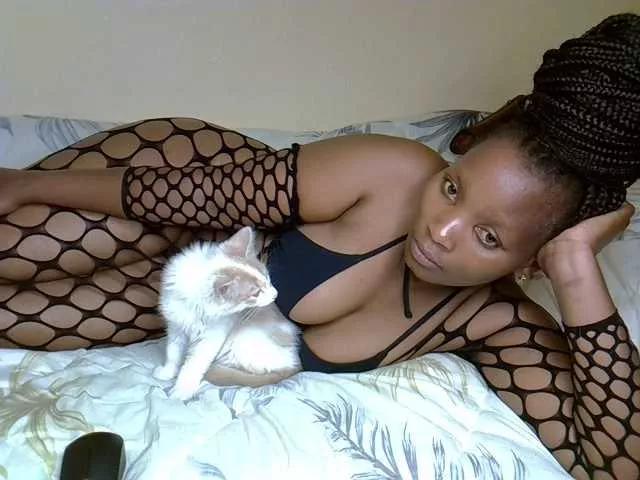 Sexxyqueen from BongaCams