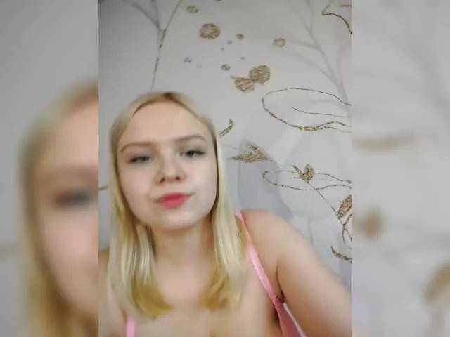 Sweet-cat from BongaCams