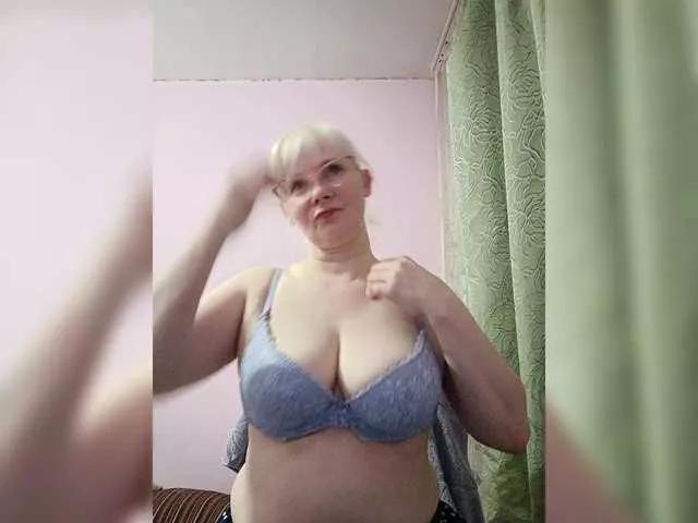 Sweetie454 from BongaCams