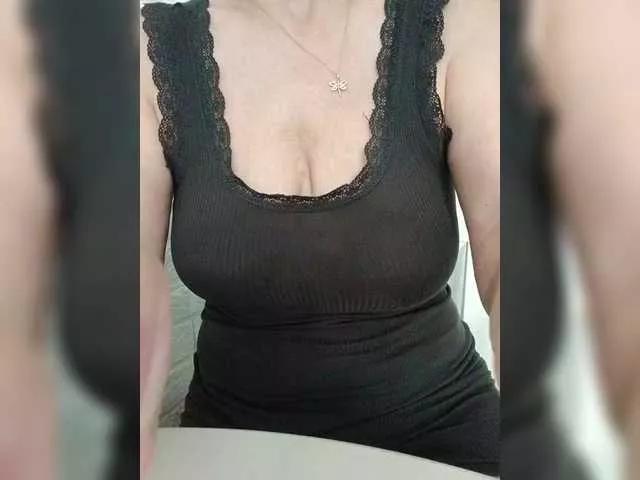 Tata42 from BongaCams