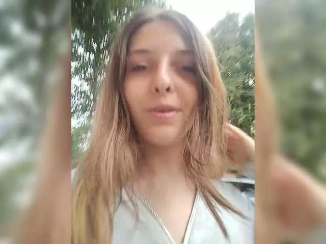 VelvetMoon11 from BongaCams