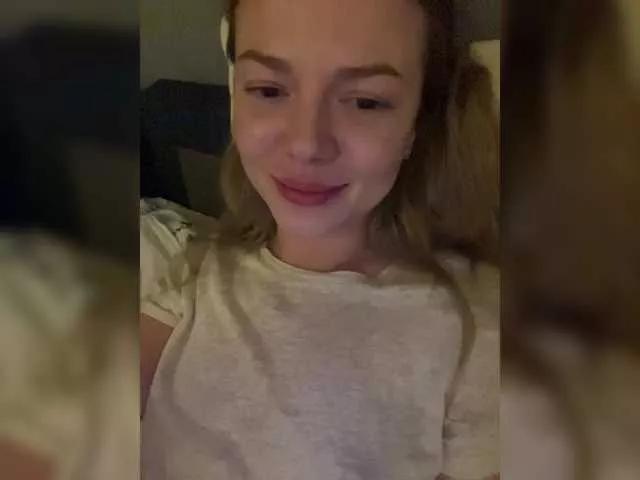 WetLips from BongaCams