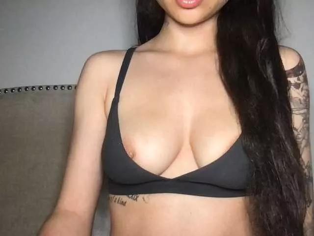 Xoxcat from BongaCams