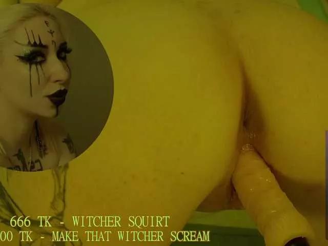 Yellowea from BongaCams