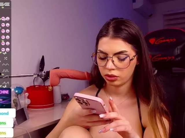 YssaDiamonds from BongaCams