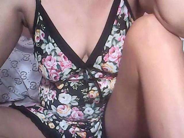 Yummyasian22 from BongaCams