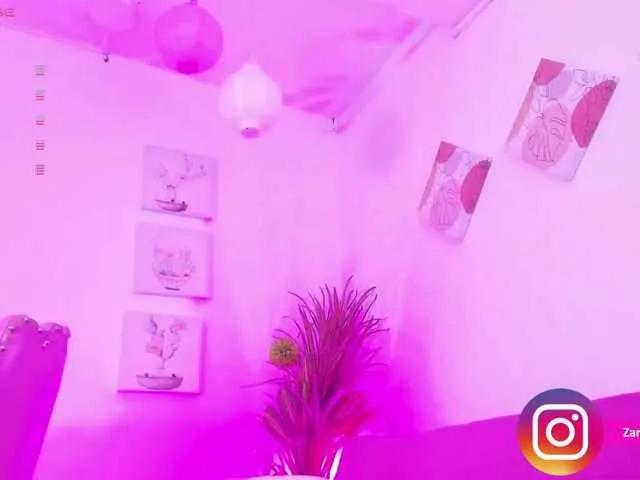 Zaradavis from BongaCams