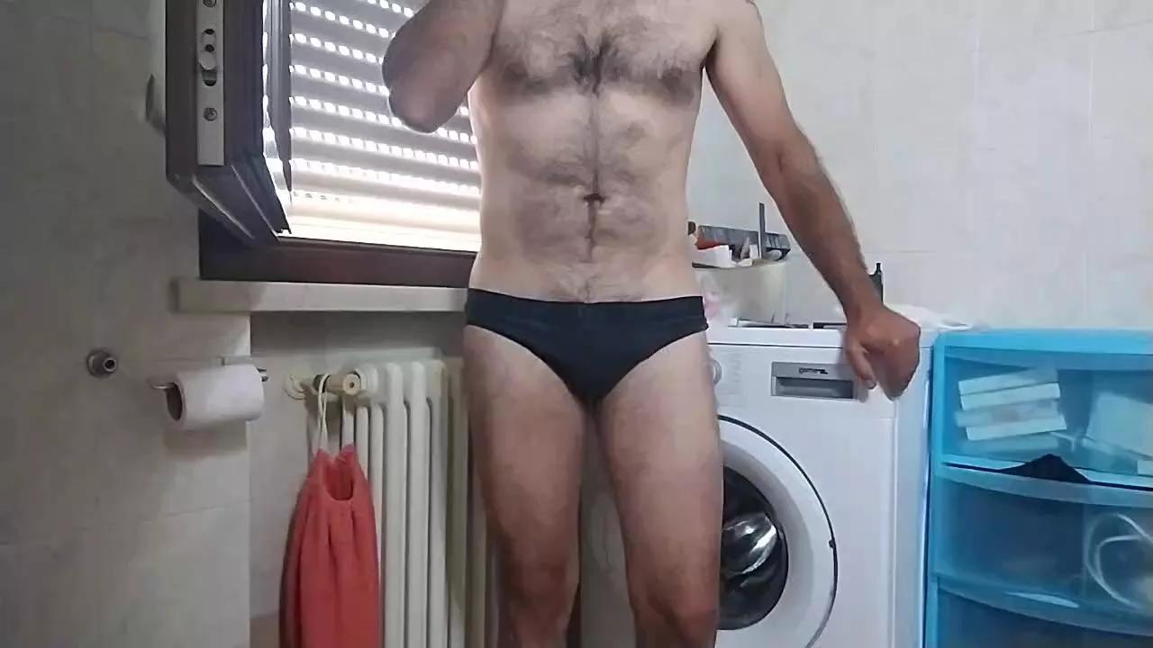 batbegins from Cam4