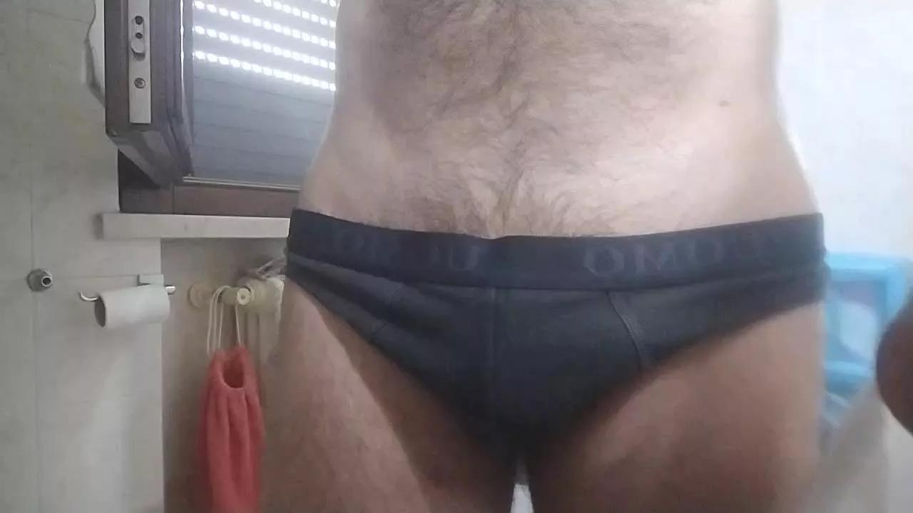 batbegins from Cam4