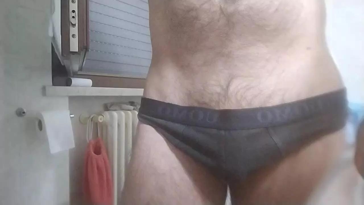 batbegins from Cam4