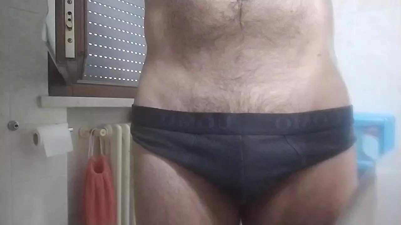 batbegins from Cam4