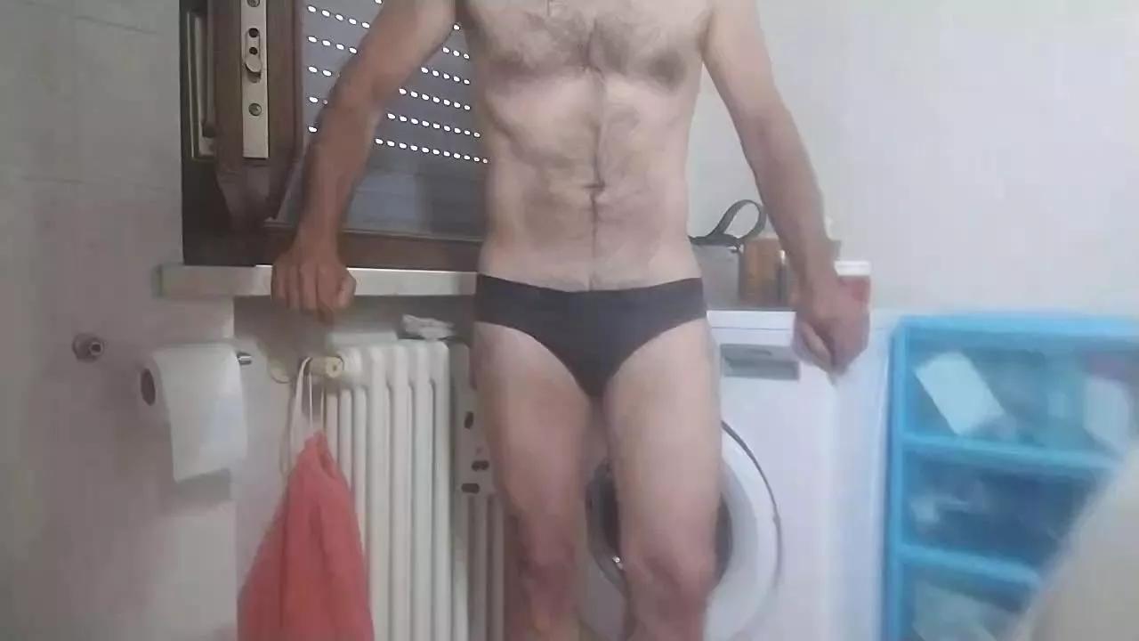 batbegins from Cam4