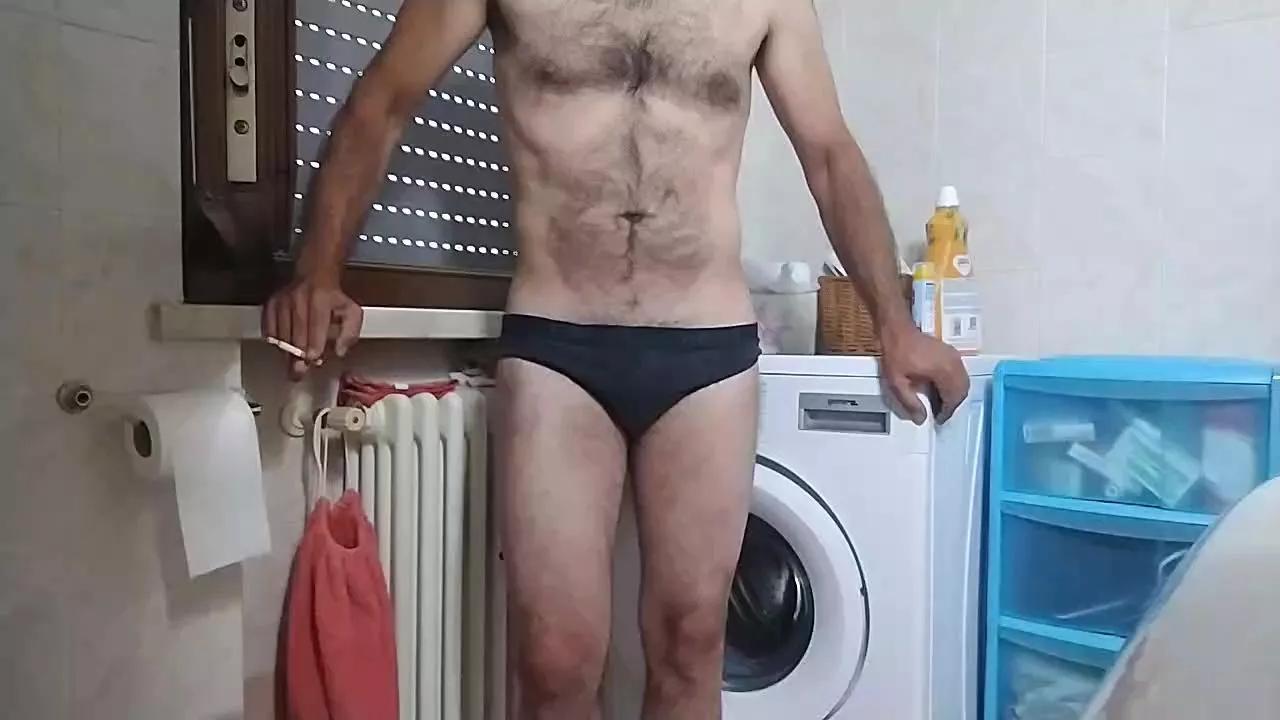 batbegins from Cam4
