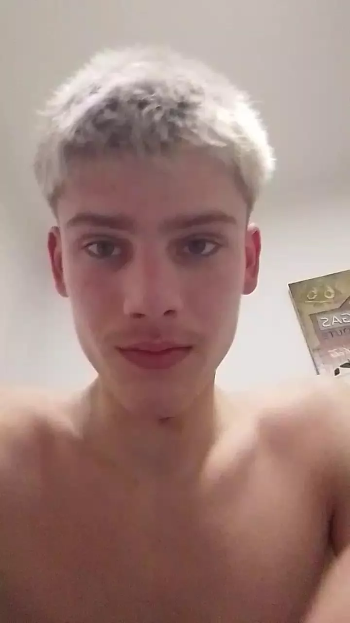 BoyBlondSweet on Cam4 