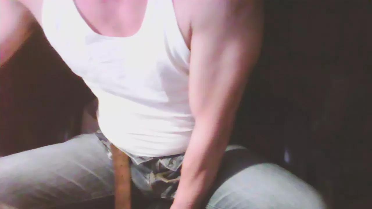 kinnikulove from Cam4