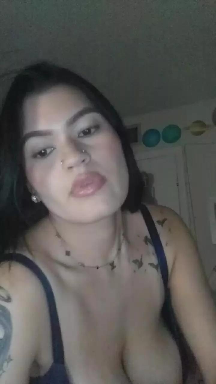 Nikkikittyx3 from Cam4