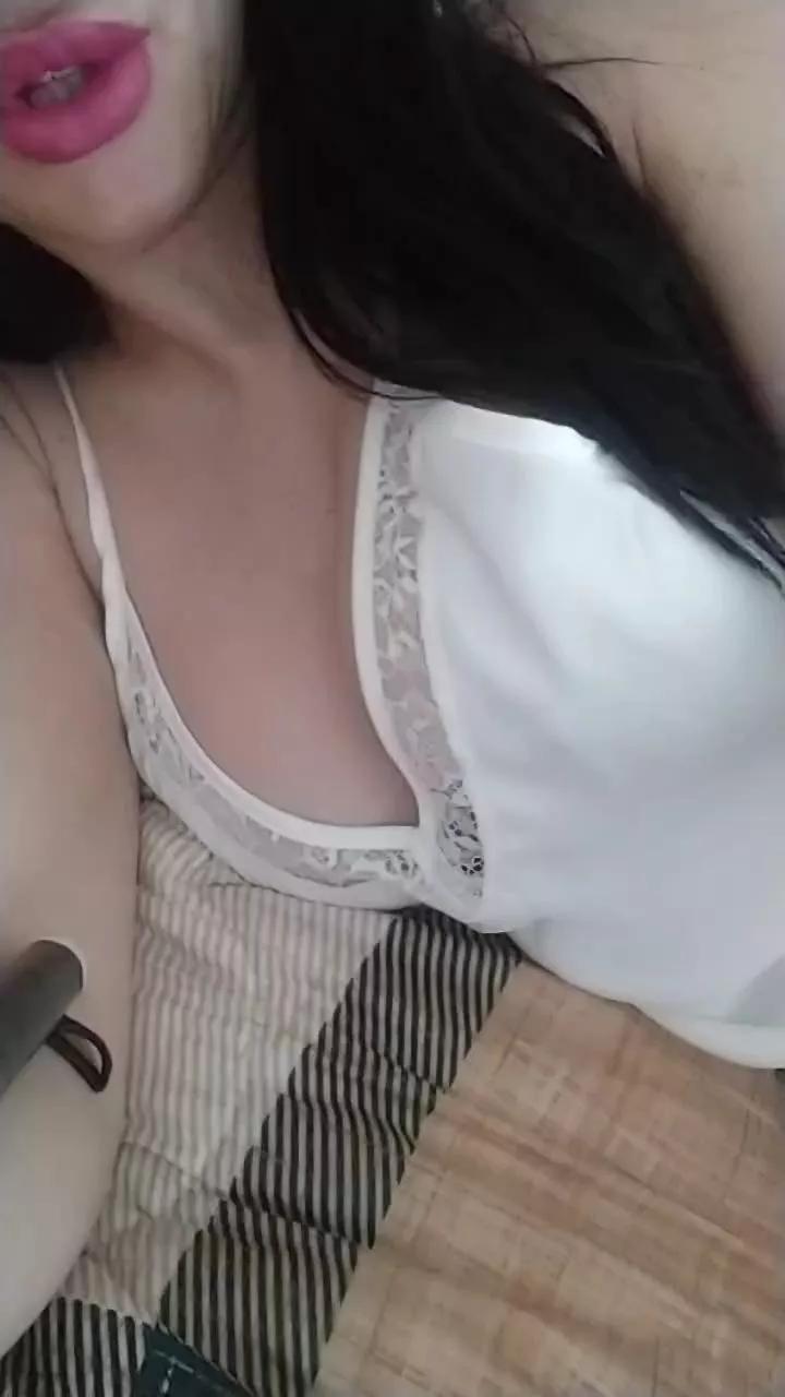 Sallyfrey from Cam4