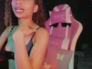 cecilialion on CamSoda 