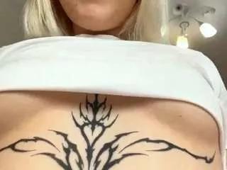 milliimolly from CamSoda
