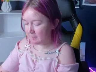 sara-moor from CamSoda