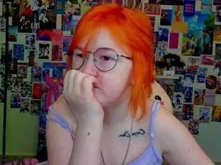 sara-moor from CamSoda