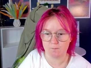 sara-moor from CamSoda