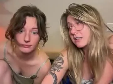 2girls1boat from Chaturbate is Freechat