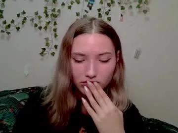 _kikiclark_ from Chaturbate