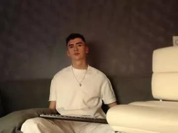 aaron_tate from Chaturbate