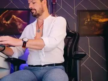 aaronbomer from Chaturbate