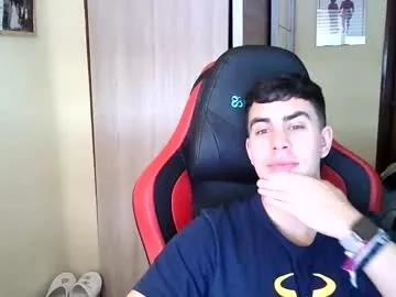 aaronlavine from Chaturbate
