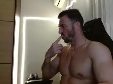 Aaront0pmuscles from Chaturbate