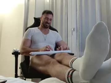 Aaront0pmuscles from Chaturbate
