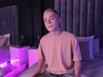 adam_thomass from Chaturbate