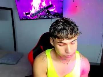 Adams_collins from Chaturbate