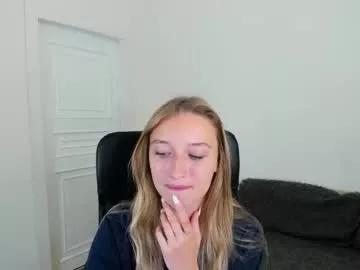 Adelelyv from Chaturbate