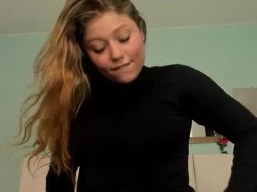 alaia_greyy from Chaturbate