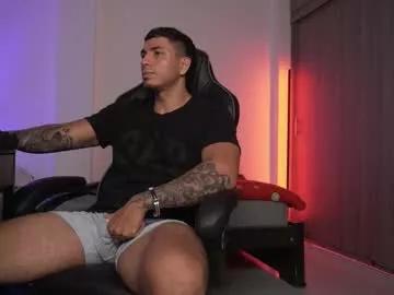 alan_muscle from Chaturbate