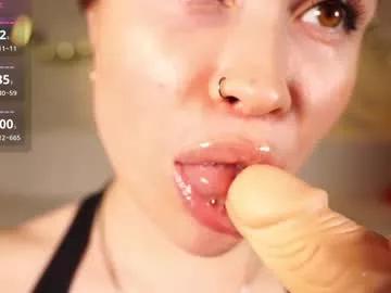 alma_yammy from Chaturbate