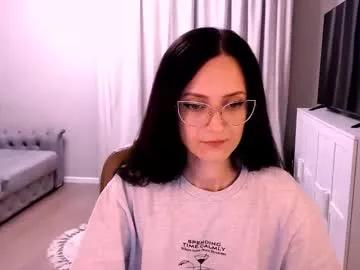 Amazingeyes89 from Chaturbate