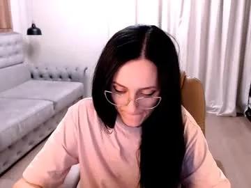 Amazingeyes89 from Chaturbate