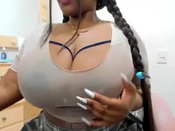 amazonbrunett_ from Chaturbate