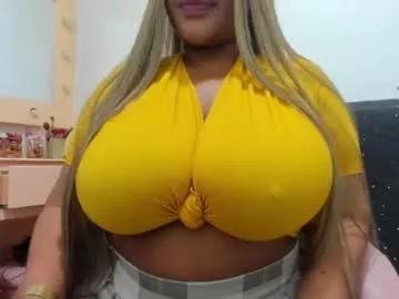 amazonbrunett_ from Chaturbate