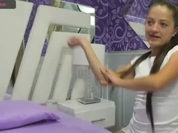 Annie_cute18 from Chaturbate