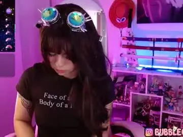 anniehikarii on Chaturbate 