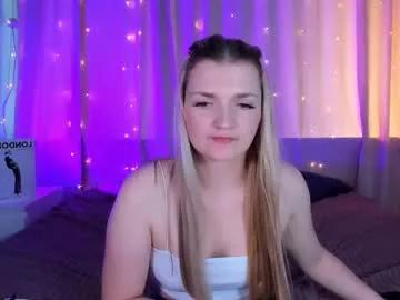 annyhandd from Chaturbate
